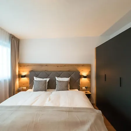 Alpenluxus Presents - Marias Zillertalblick With Roof Terrace, 3 Bedrooms & Parking Space Apartment Schlitters