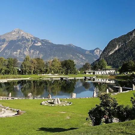 Alpenluxus Presents - Marias Zillertalblick With Roof Terrace, 3 Bedrooms & Parking Space Schlitters