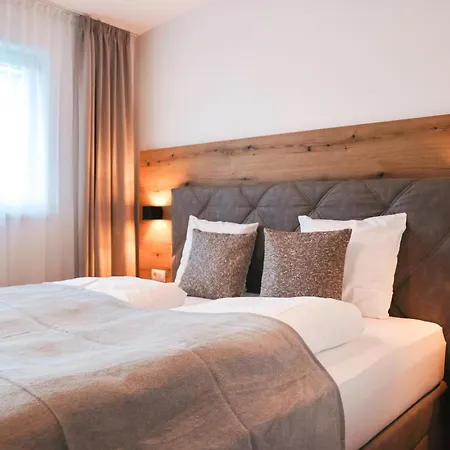 Alpenluxus Presents - Marias Zillertalblick With Roof Terrace, 3 Bedrooms & Parking Space Apartman Schlitters